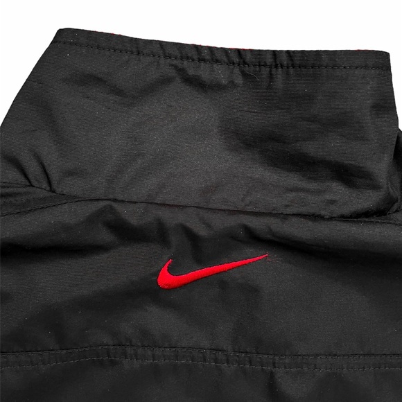 X-Large Y2K Black and Red Nike Windbreaker Light Jacket - Picture 5 of 6